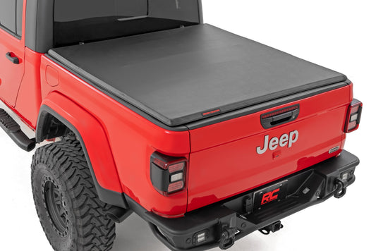 Soft Tri-Fold Bed Cover 5 Foot Bed Jeep Gladiator JT 4WD (2020-2025) Rough Country