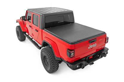 Soft Tri-Fold Bed Cover 5 Foot Bed Jeep Gladiator JT 4WD (2020-2025) Rough Country-2