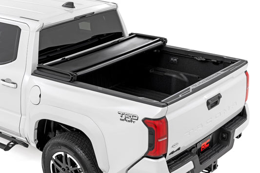 Soft Tri-Fold Bed Cover 5 Foot Bed Dbl Cab Toyota Tacoma 2WD/4WD (24-26) Rough Country-1