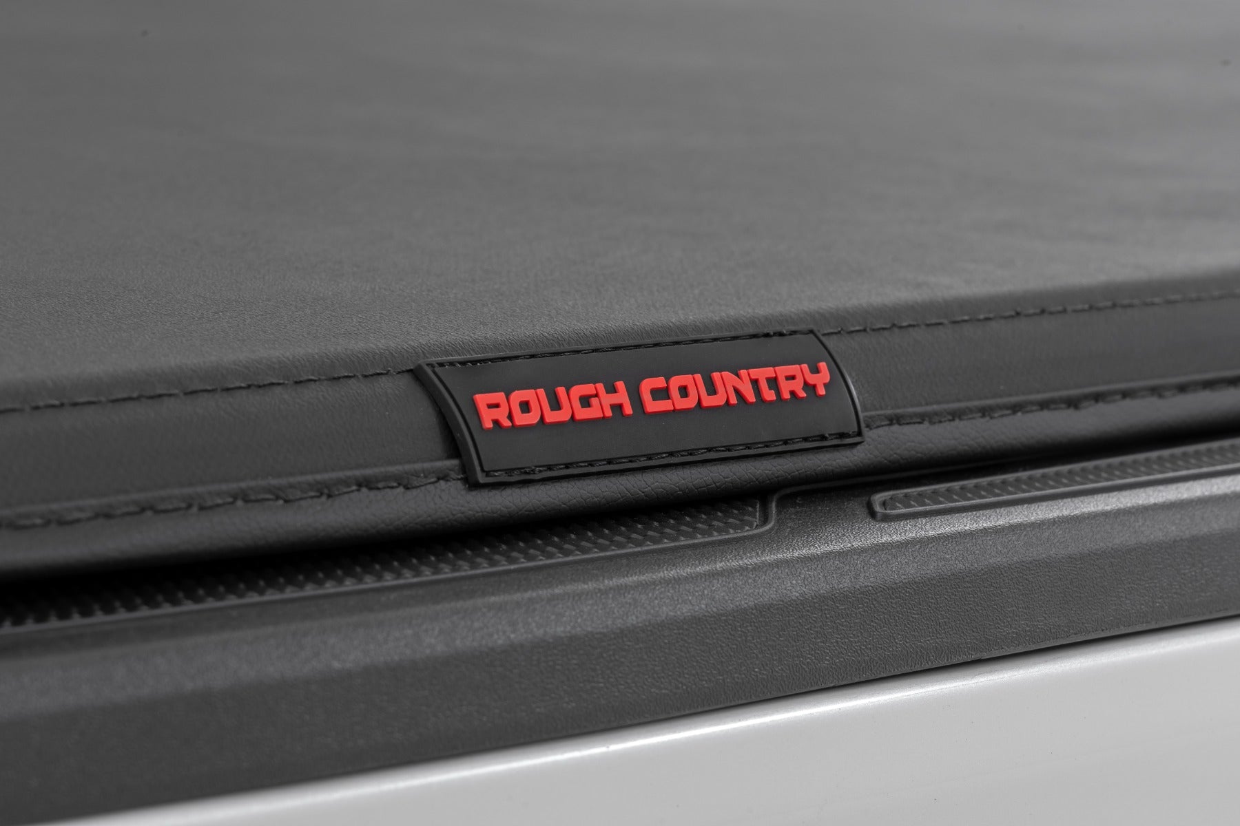 Soft Tri-Fold Bed Cover 5 Foot Bed Dbl Cab Toyota Tacoma 2WD/4WD (24-26) Rough Country-3