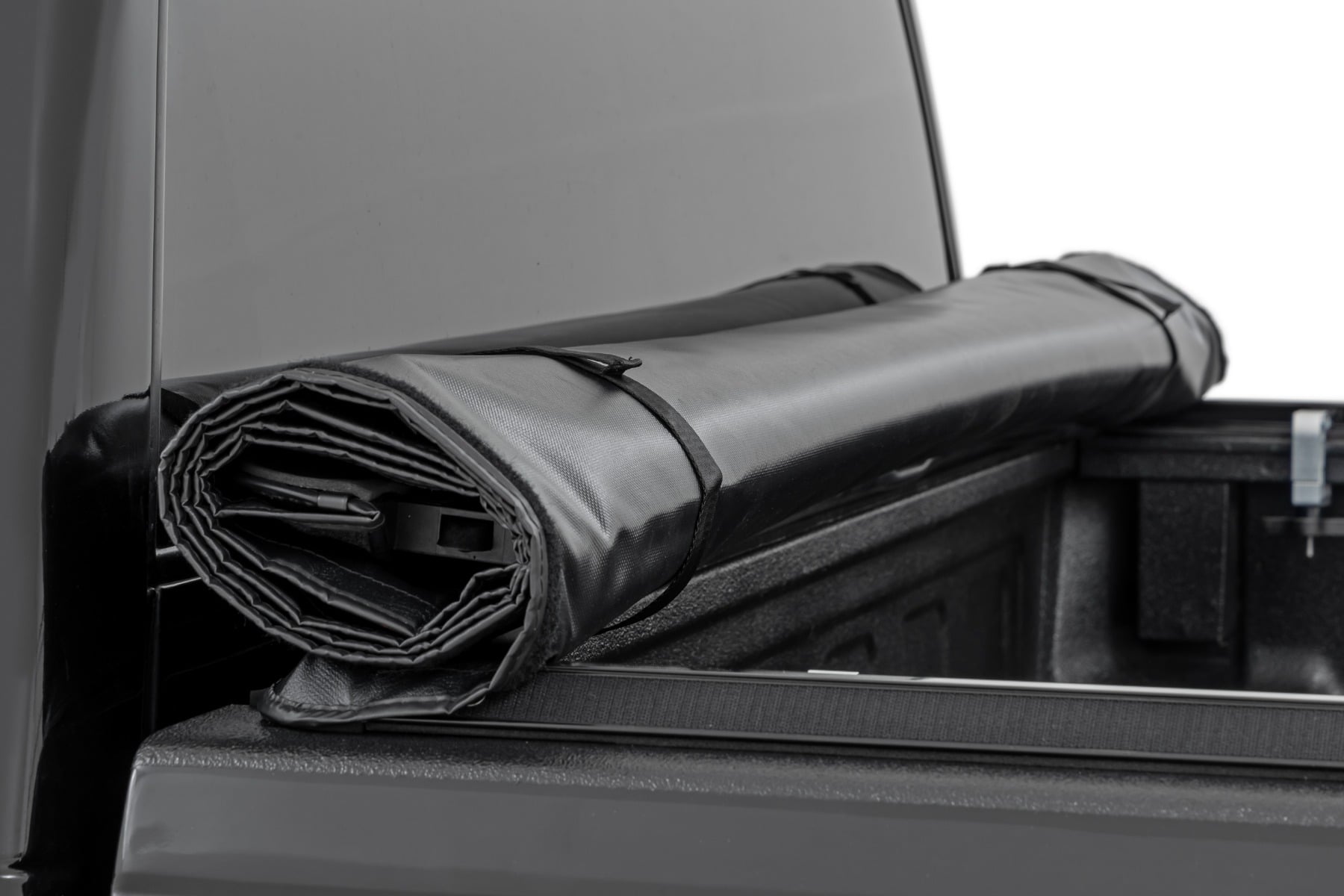 Soft Roll Up Bed Cover 6 Foot 7 Inch Bed Silverado/Sierra 1500 (00-06 & Classic) Rough Country-5
