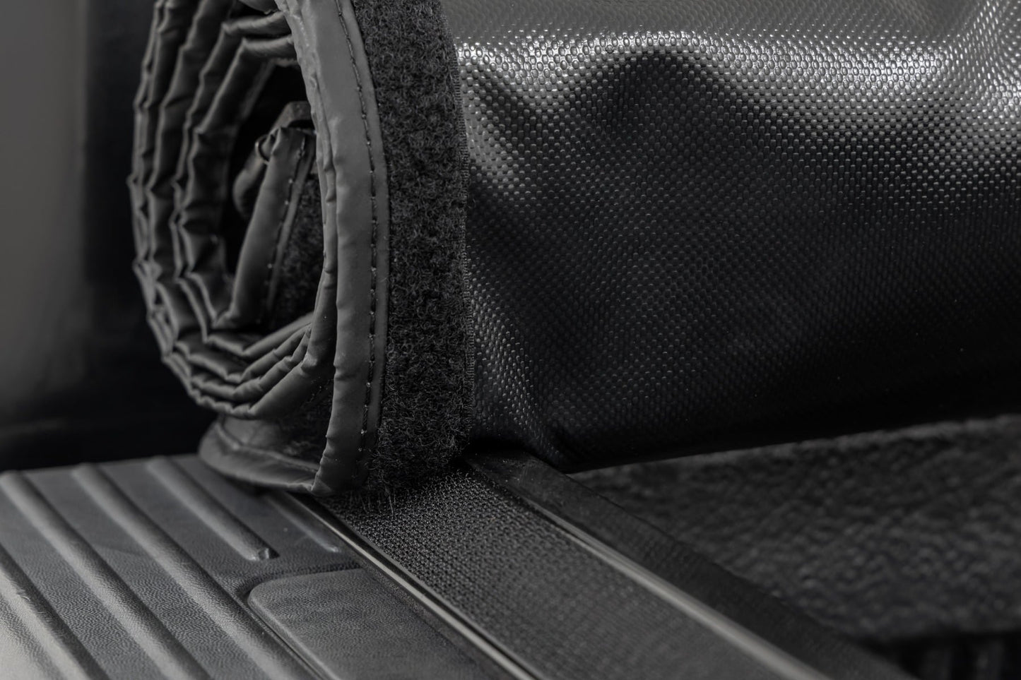 Soft Roll Up Bed Cover 6 Foot 10 Inch Bed Ford F-250/F-350 Super Duty (99-16) Rough Country-4