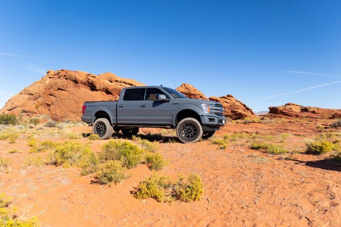 6 Inch Big Lift With SST3000 Rear Shocks 2015-2020 Ford F-150 ReadyLIFT-1