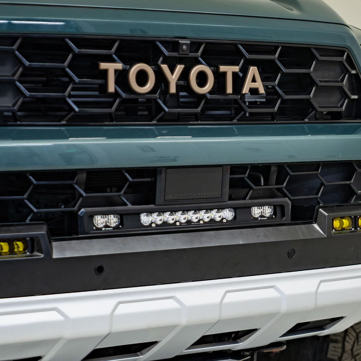S8 10 Inch S2 Pro Grille Light Replacement Kit 2025-On Toyota 4Runner TRD Pro Baja Designs-2