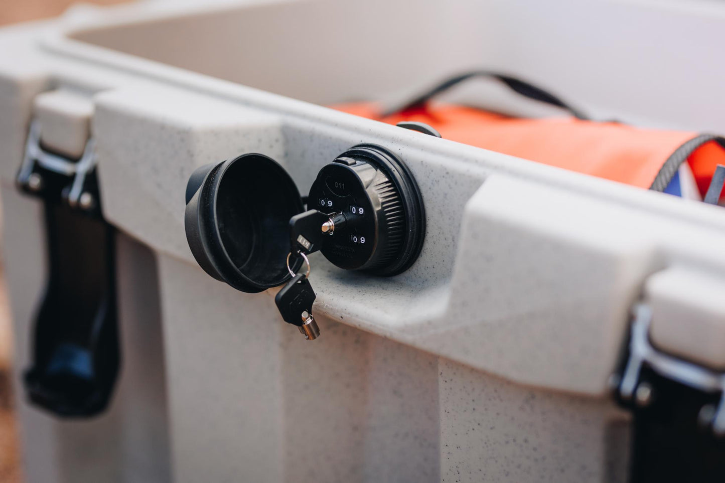 75 Locking Dry-Box Granite Tuffy Security-7