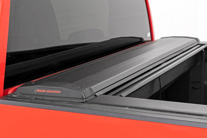 Retractable Bed Cover 5.7 Foot Bed 19-22 Chevy/GMC 1500 Rough Country-2