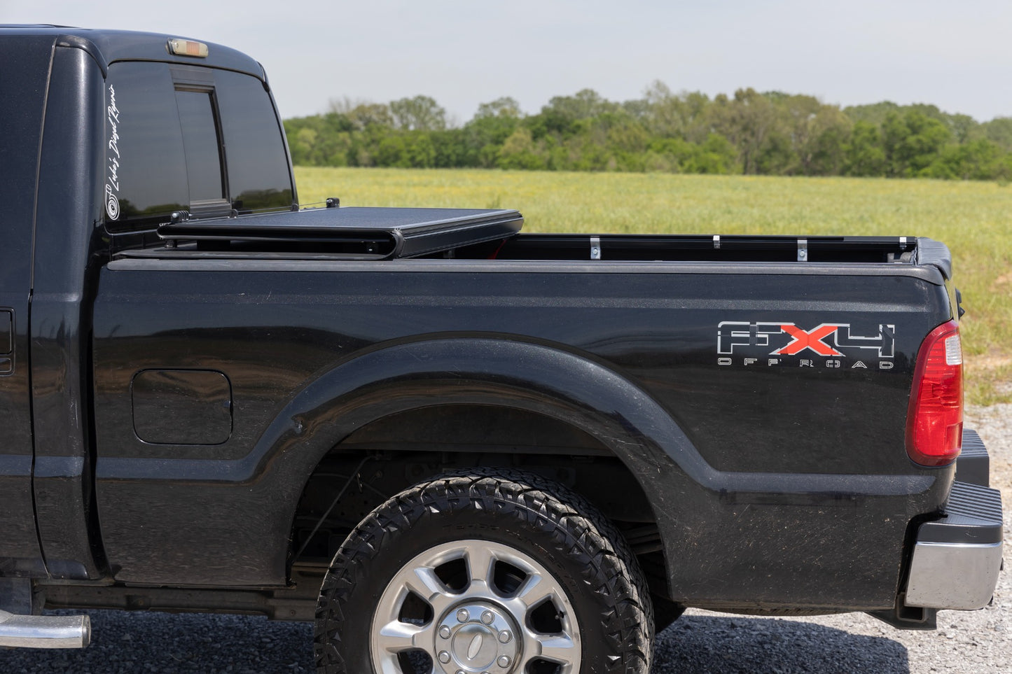 Hard Low Profile Bed Cover 6 Foot 10 Inch Bed Ford F-250/F-350 Super Duty (99-16) Rough Country-5