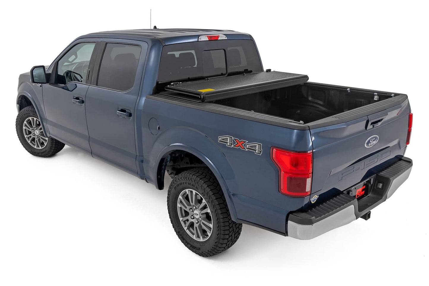 Hard Low Profile Bed Cover 5 Foot 7 Inch Bed Ford F-150 (21-26)/F-150 Lightning (22-26) Rough Country-2