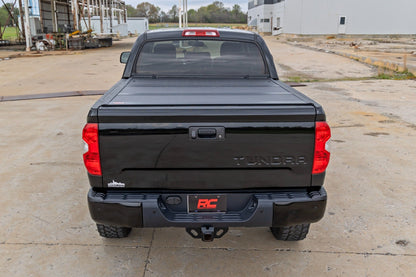 Hard Low Profile Bed Cover 5 Foot 7 Inch Bed Toyota Tundra 2WD/4WD (2007-2021) Rough Country-4