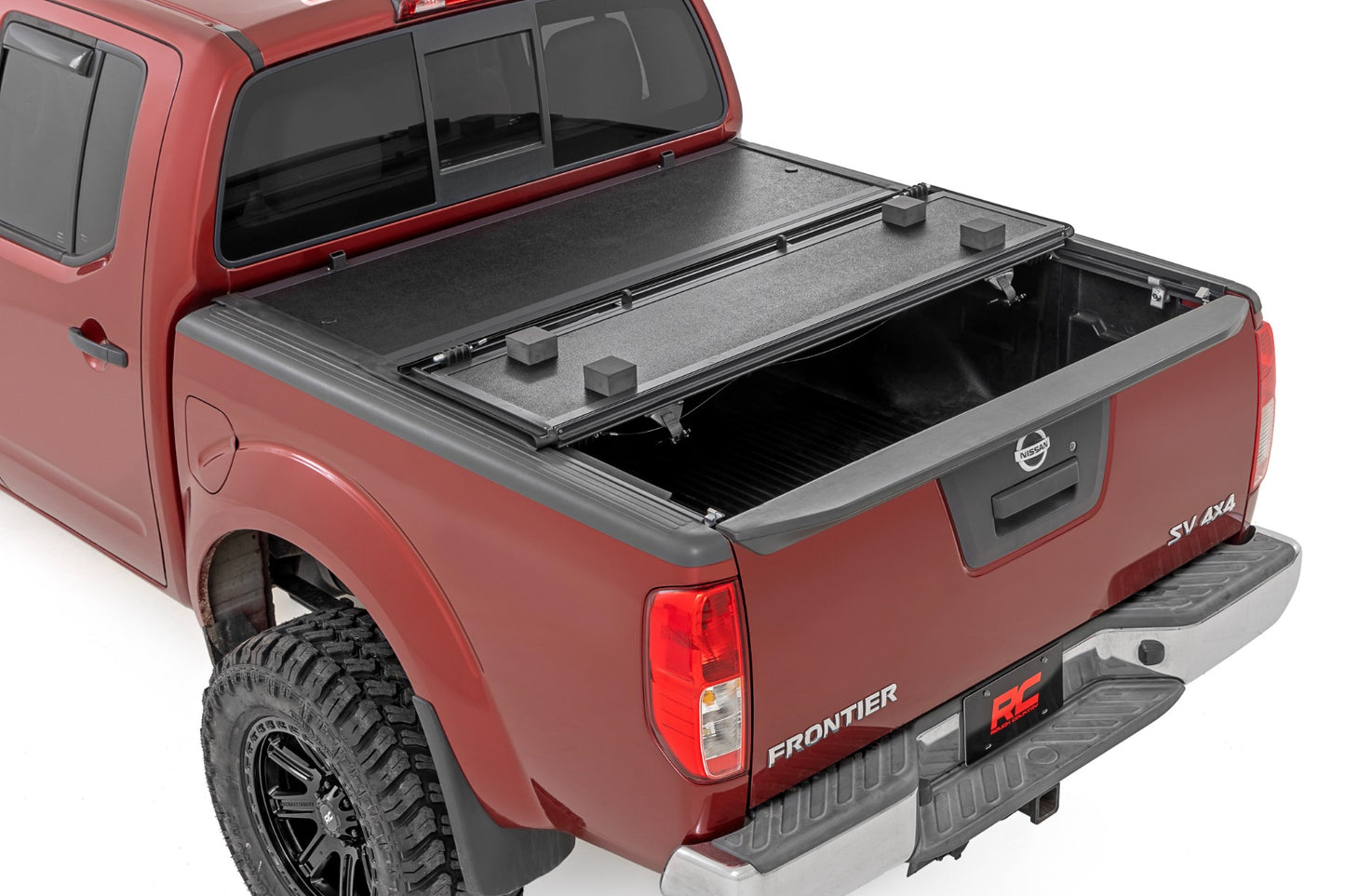 Hard Low Profile Bed Cover 5 Foot Bed Cargo Mgmt Nissan Frontier (05-21) Rough Country-1