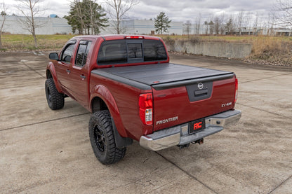 Hard Low Profile Bed Cover 5 Foot Bed Cargo Mgmt Nissan Frontier (05-21) Rough Country-5