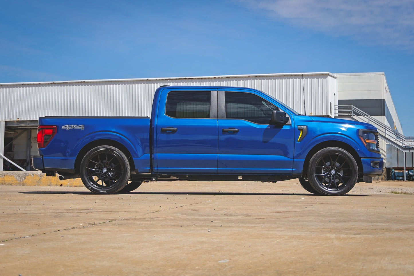 2 Inch Lowering Kit 4 Inch Rear Lowering M1 Ford F-150 4WD (2015-2026) Rough Country-4
