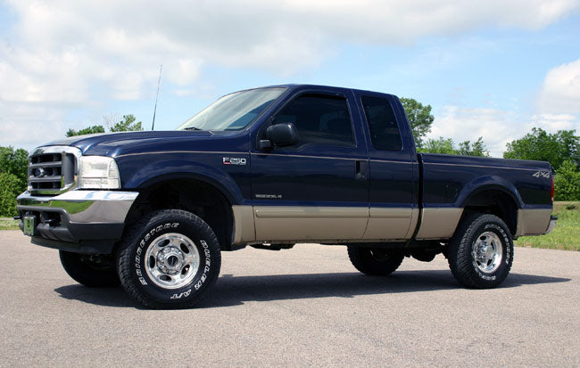 Rough Country 2.5 Inch Ford Leveling Lift Kit w/ V2 Shocks (99-04 F-250/350 4WD) Rough Country
