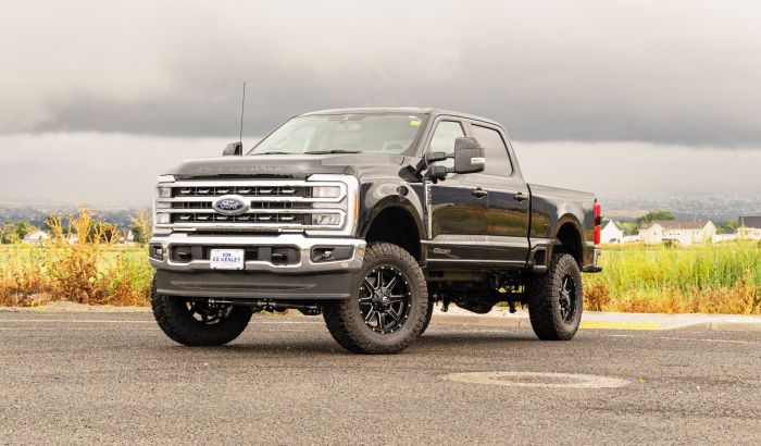 4 Inch Coil Spring Lift Kit With Falcon Shocks And Radius Arms 2023-2025 Ford Super Duty F-250/F-350 4WD ReadyLIFT-1