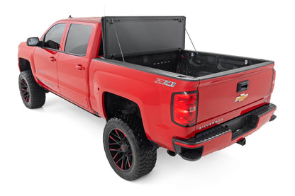 Hard Tri-Fold Flip Up Bed Cover 5 Foot 9 Inch Bed Silverado/Sierra 1500 (14-18 & Classic) Rough Country-4