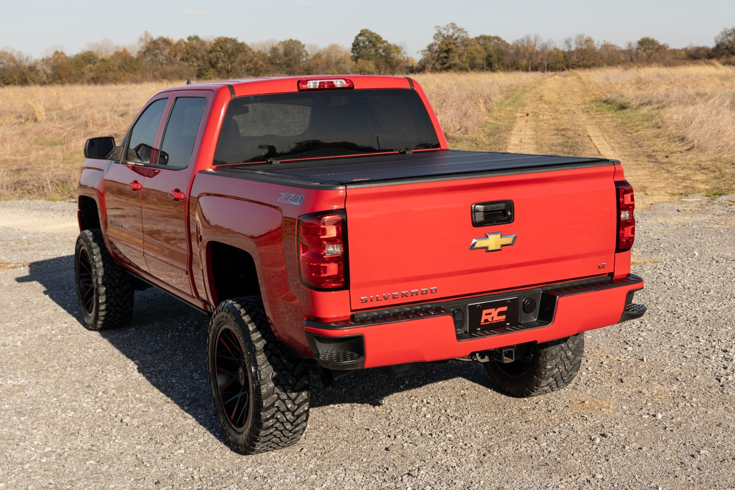 Hard Tri-Fold Flip Up Bed Cover 6 Foot 7 Inch Bed Rail Cap Silverado/Sierra 1500/2500HD/3500HD (14-19) Rough Country-5
