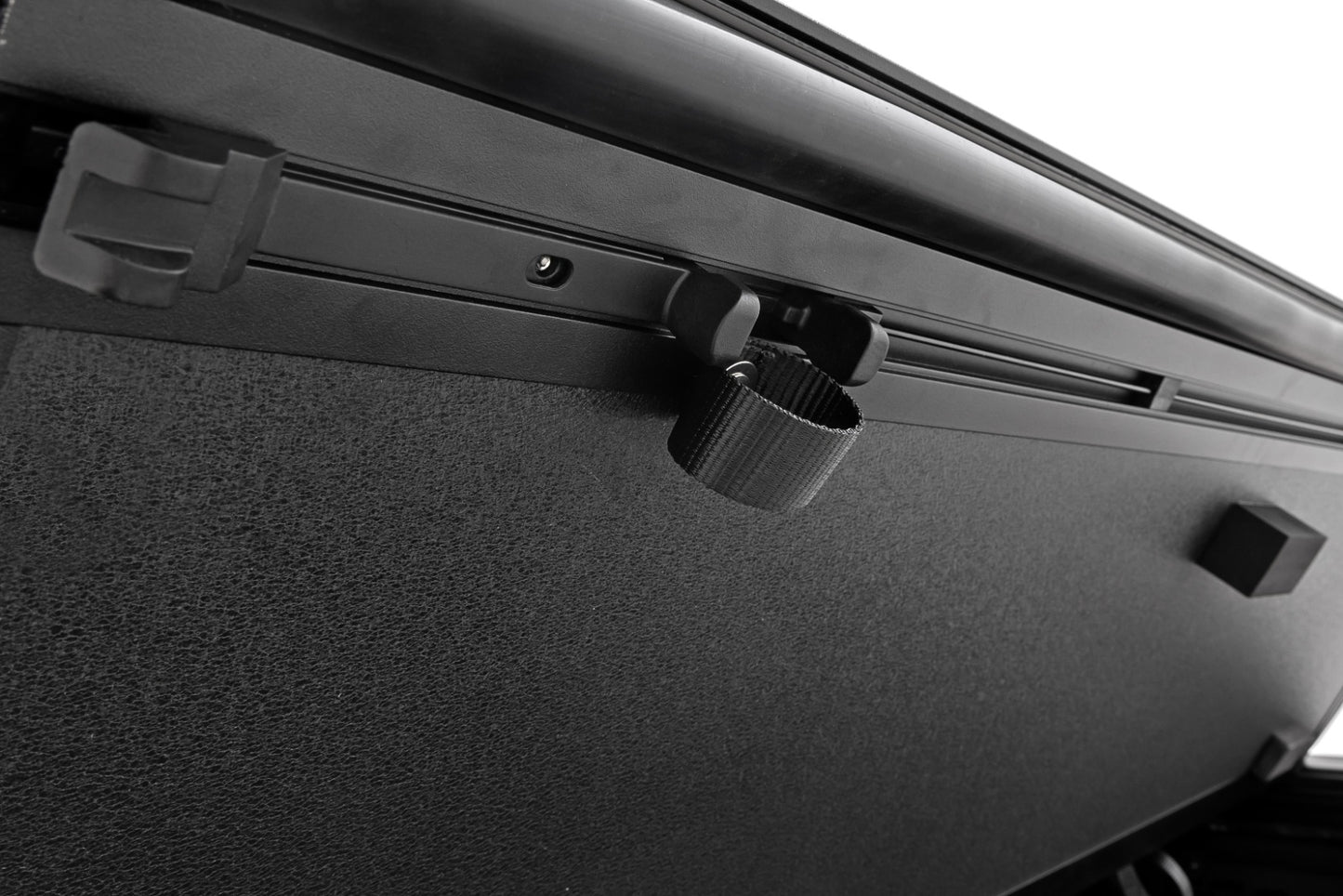 Hard Tri-Fold Flip Up Bed Cover 5 Foot Bed Jeep Gladiator JT 4WD (2020-2025) Rough Country-4