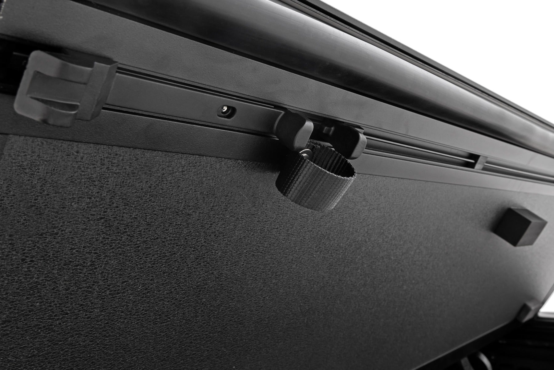 Hard Tri-Fold Flip Up Bed Cover 5 Foot Bed Jeep Gladiator JT 4WD (2020-2025) Rough Country-4