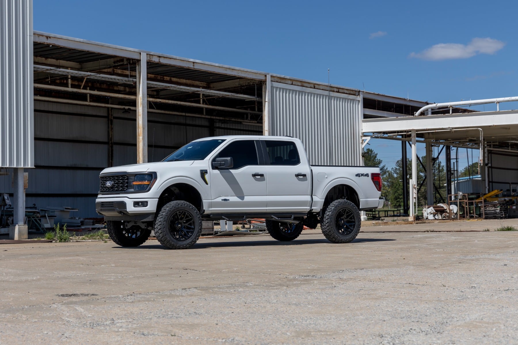 6 Inch Lift Kit N3 Struts Ford F-150 4WD (2021-2026) Rough Country-2