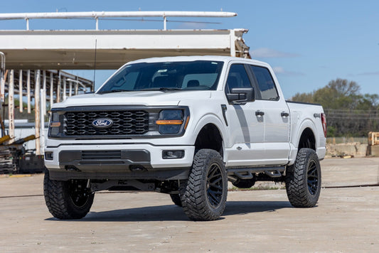 6 Inch Lift Kit M1 Struts/M1 Ford F-150 4WD (2021-2026) Rough Country-1