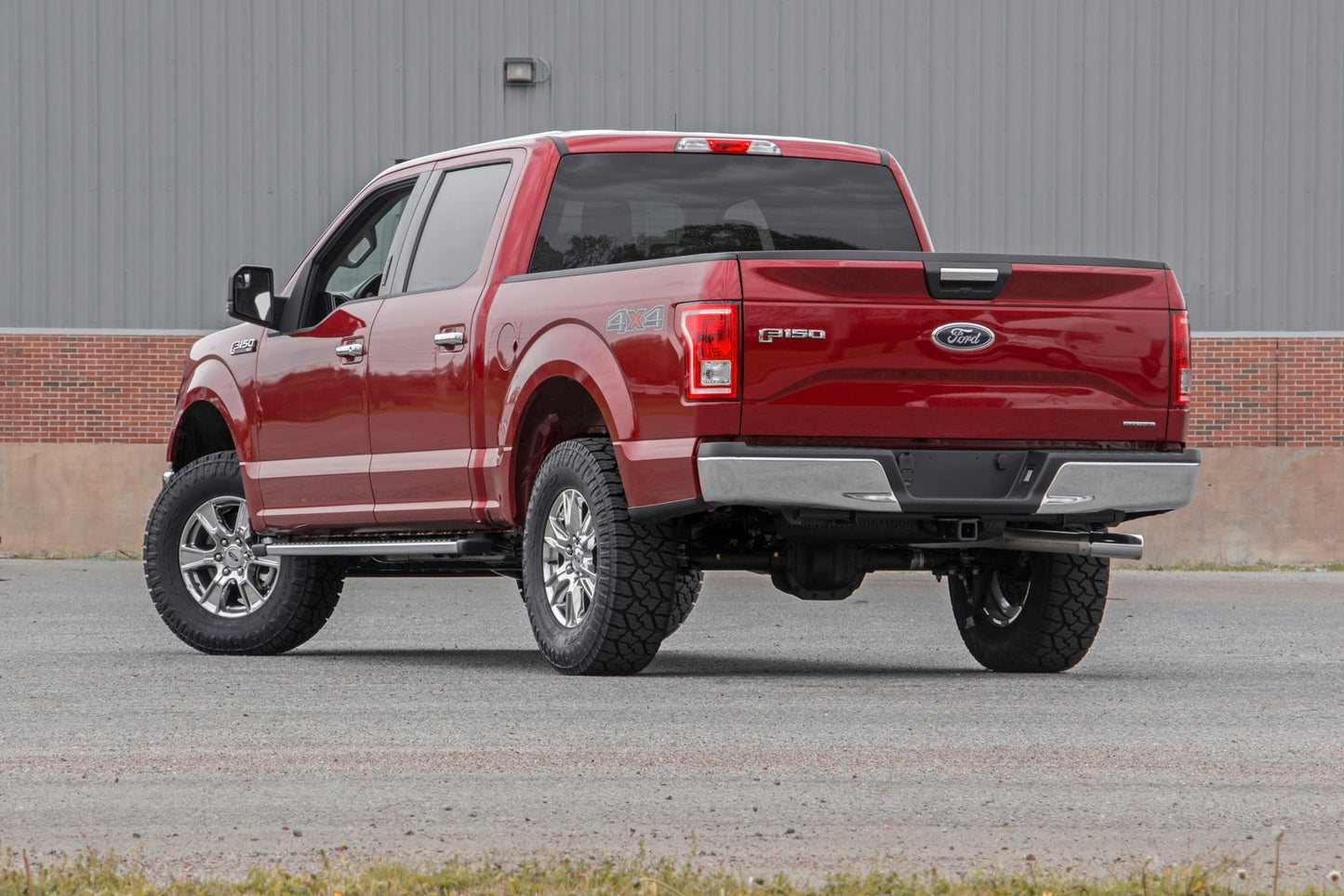 2 Inch Lift Kit M1 Struts/M1 Ford F-150 4WD (2014-2020) Rough Country-3