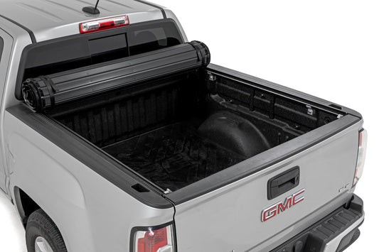 Hard Roll Up Bed Cover 5 Foot Bed Chevy/GMC Canyon/Colorado 2WD/4WD (15-22) Rough Country-1