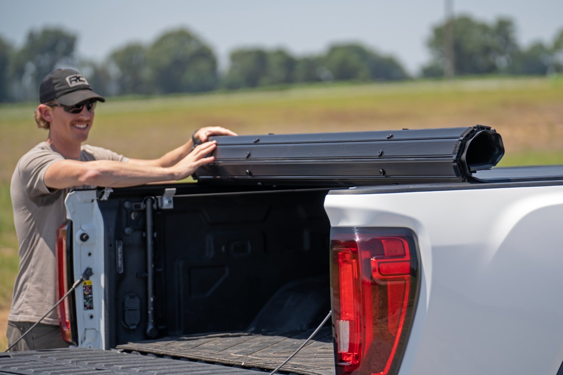Hard Roll Up Bed Cover 6 Foot 9 Inch Bed Chevy/GMC Silverado/Sierra 2500HD/3500HD (20-26) Rough Country-5