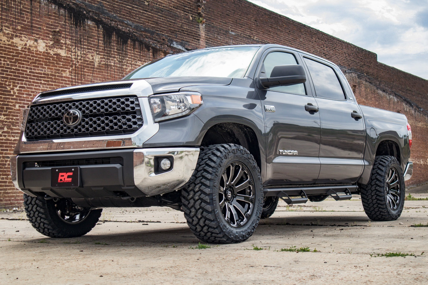 Rough Country M1 Adjustable Leveling Struts Monotube 0-2 Inch Toyota Tundra (07-21) Rough Country