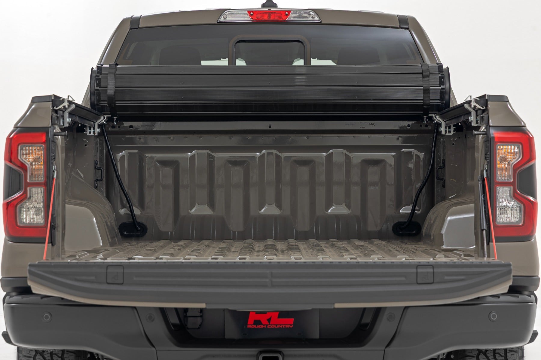 Hard Roll Up Bed Cover 5 Foot Bed Ford Ranger 2WD/4WD (2024-2026) Rough Country-3