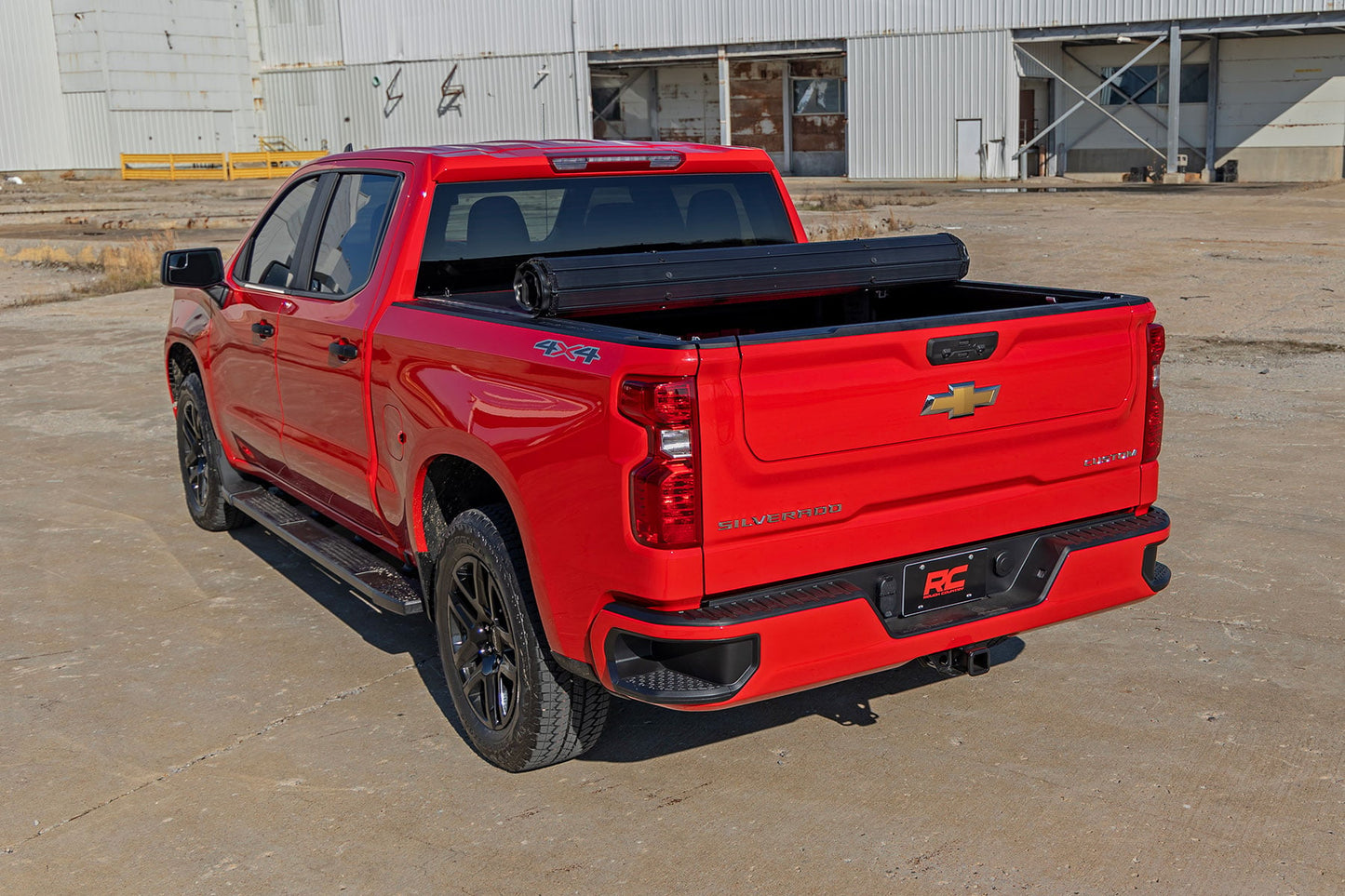 Hard Roll Up Bed Cover 6 Foot 7 Inch Bed Chevy/GMC Sierra 1500 (19-26)/Silverado 1500 (19-26) Rough Country-5