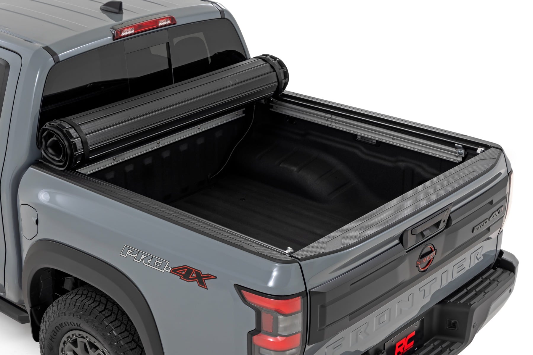 Hard Roll Up Bed Cover 5 Foot Bed Nissan Frontier 2WD/4WD (2022-2026) Rough Country-1