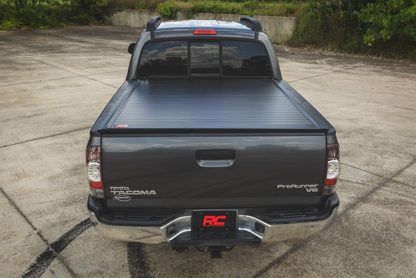 Hard Roll Up Bed Cover 5 Foot Bed Toyota Tacoma 2WD/4WD (2005-2015) Rough Country-4