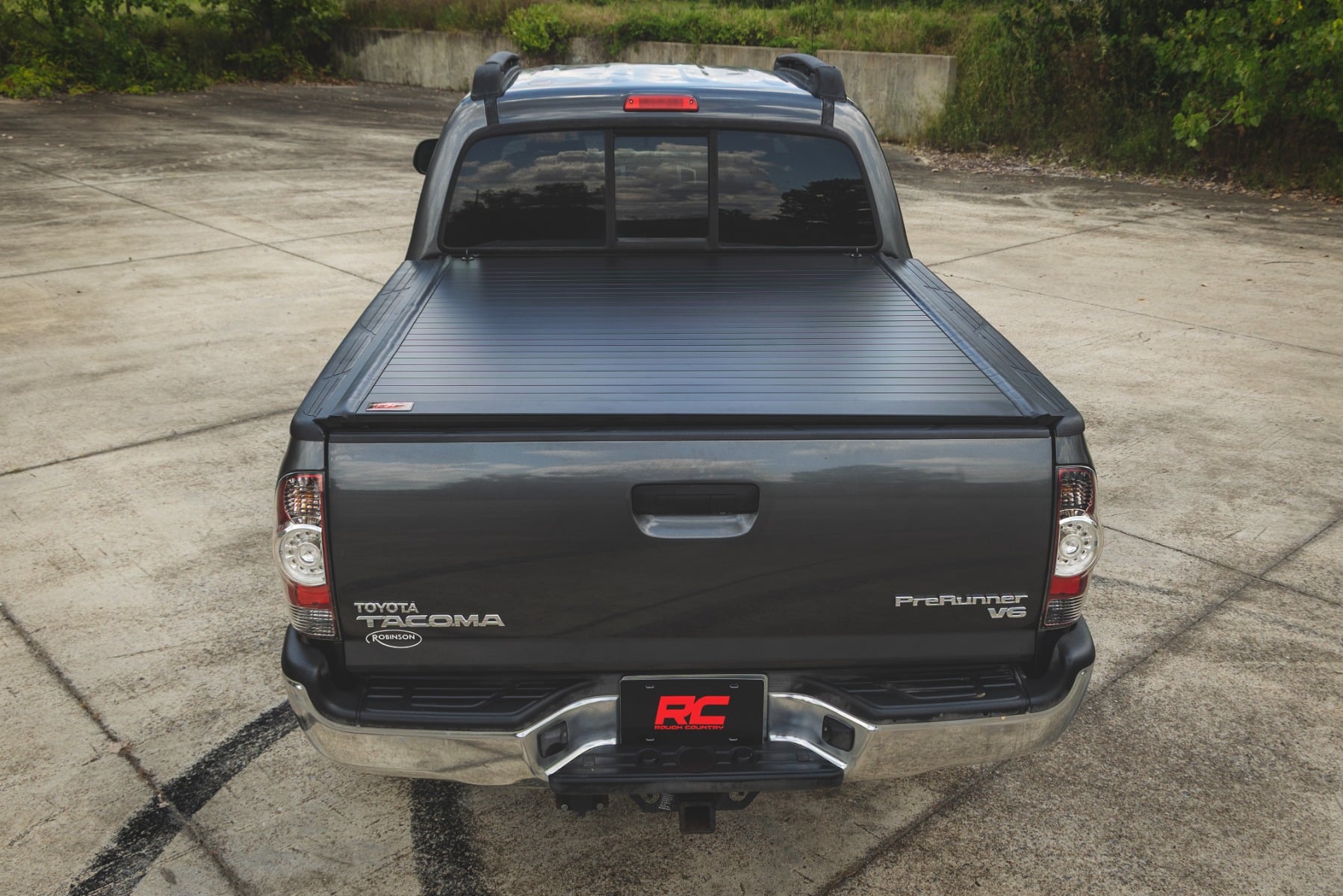 Hard Roll Up Bed Cover 5 Foot Bed Toyota Tacoma 2WD/4WD (2005-2015) Rough Country-4