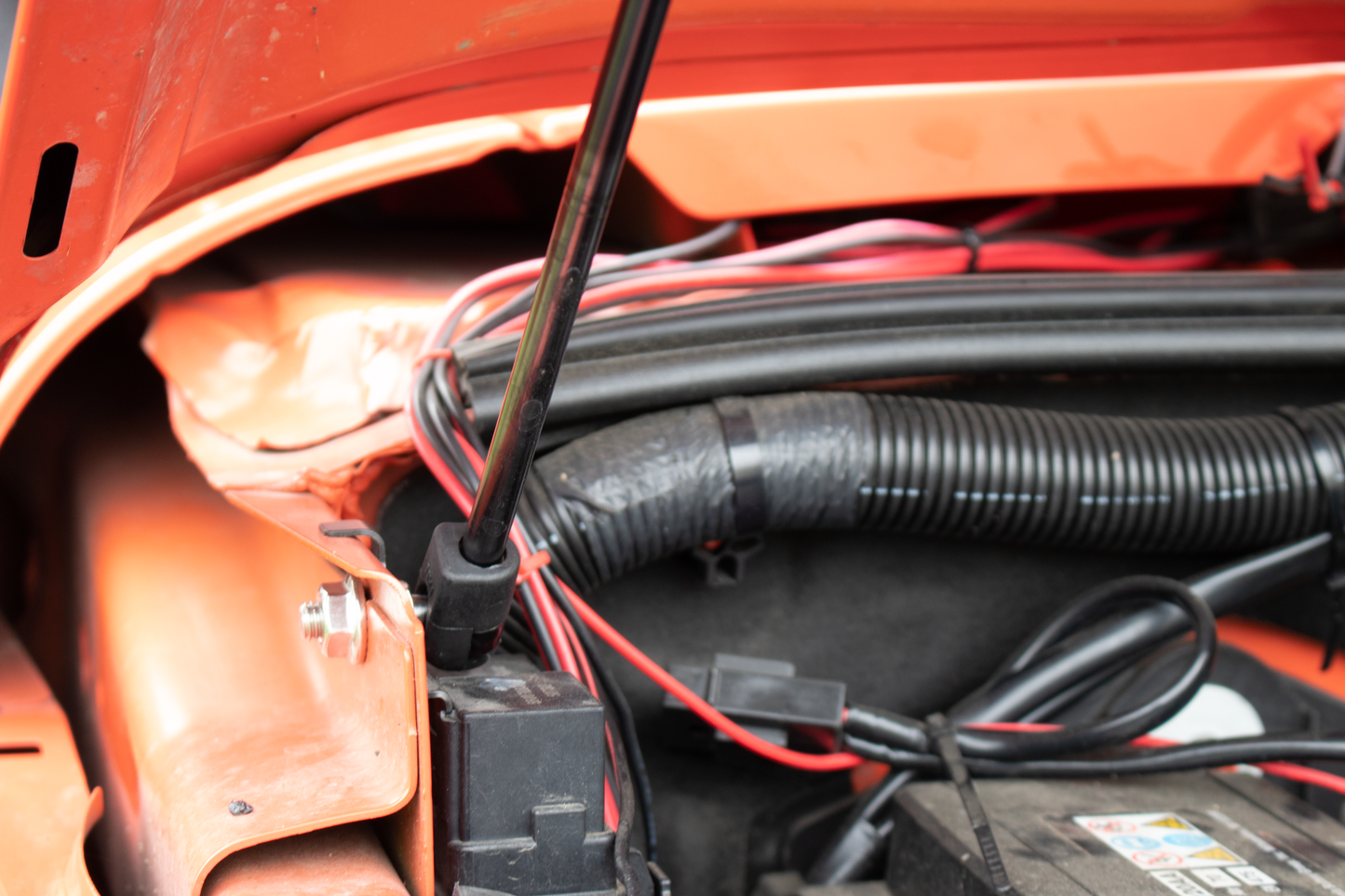 Kentrol Jeep JK Hoold Lift Support Black Painted Steel Kentrol