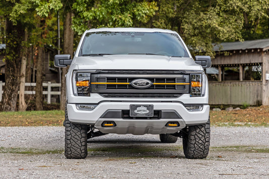 2.5 Inch Lift Kit M1 Struts Ford F-150 Tremor 4WD (2021-2025) Rough Country-1