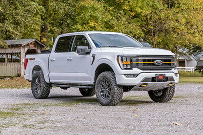 2.5 Inch Lift Kit M1 Struts Ford F-150 Tremor 4WD (2021-2025) Rough Country-2