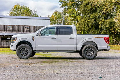 2.5 Inch Lift Kit M1 Struts Ford F-150 Tremor 4WD (2021-2025) Rough Country-3