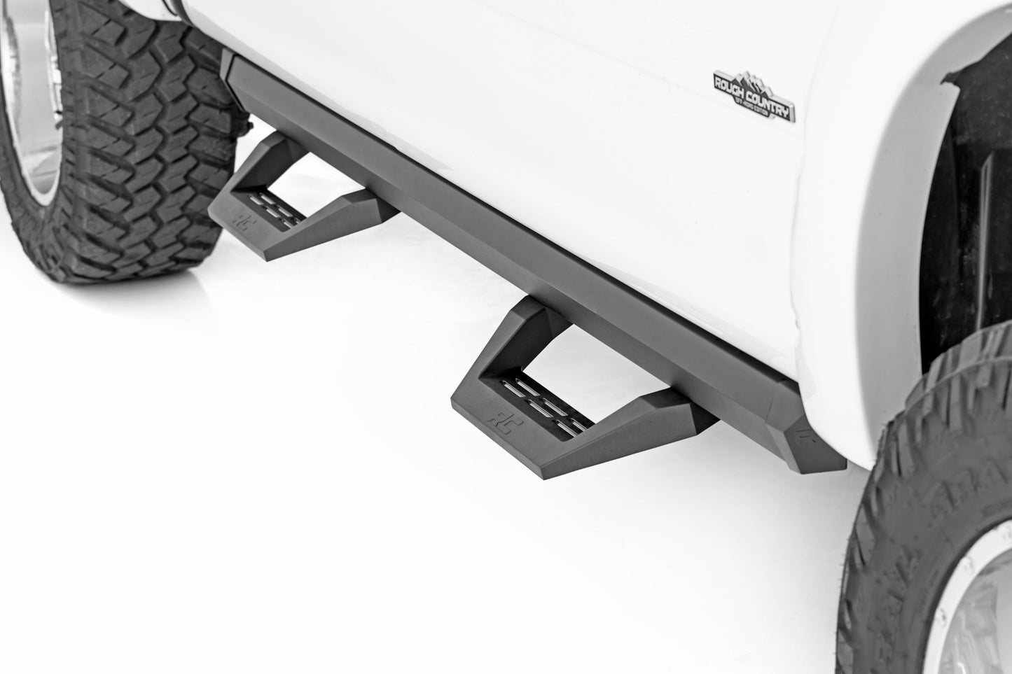 Rough Country SRX2 Adjustable Aluminum Step Crew Cab 15-22 Ford F-150/17-22 Super Duty Rough Country