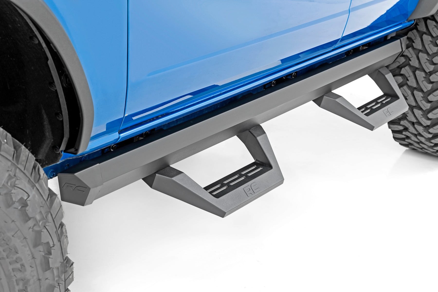 SRX2 Adjustable Aluminum Step Ford Bronco 4WD (2021-2025) Rough Country-2