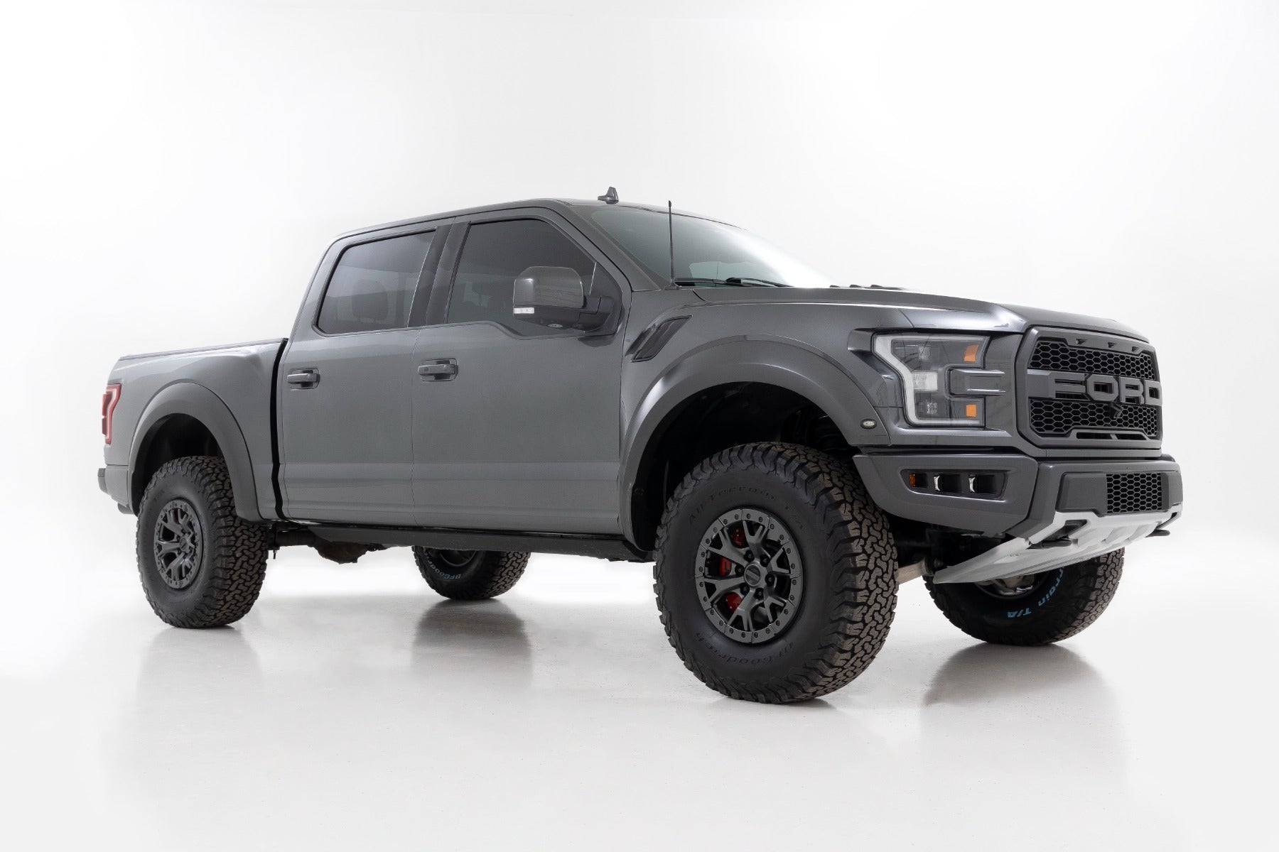 Rough Country 2.5 Inch Lift Kit Ford Raptor 4WD (19-20) Rough Country
