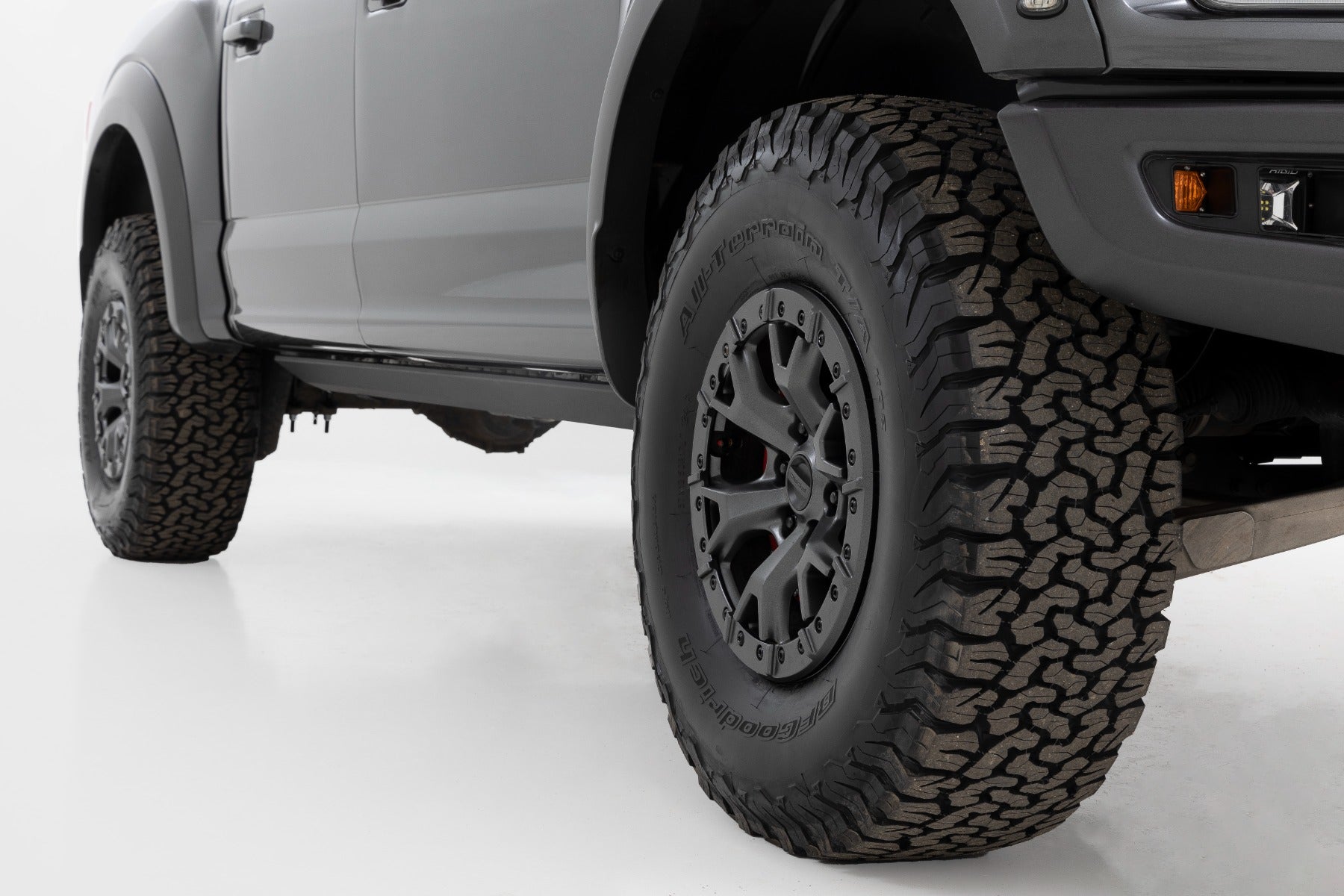 Rough Country 2.5 Inch Lift Kit Ford Raptor 4WD (19-20) Rough Country