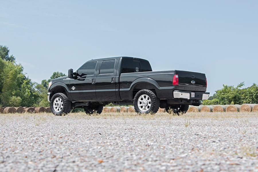2 Inch Leveling Kit Ford F-250/F-350 Super Duty 4WD (2005-2023) Rough Country-5