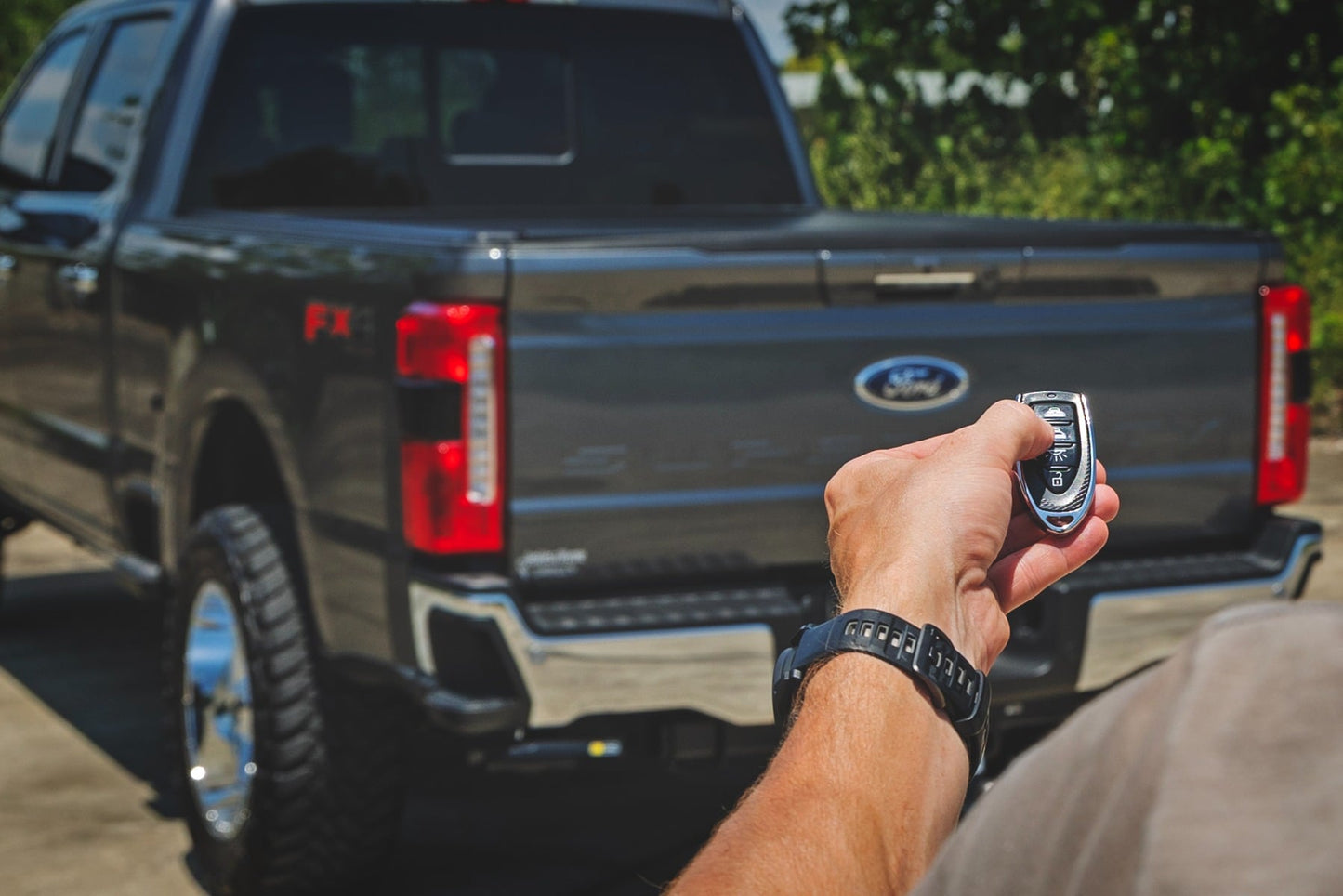 Powered Retractable Bed Cover 6 Foot 10 Inch Bed Ford F-250/F-350 Super Duty (17-26) Rough Country-5