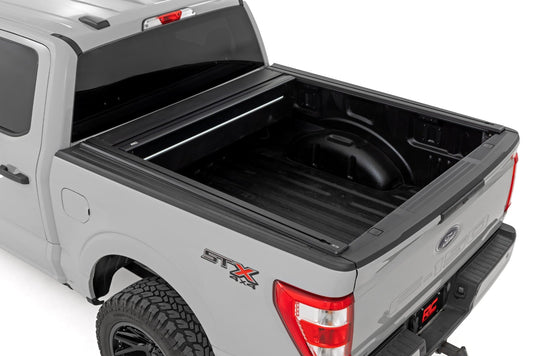 Powered Retractable Bed Cover 5 Foot 7 Inch Bed Ford F-150 (15-26)/F-150 Lightning (22-26) Rough Country-1