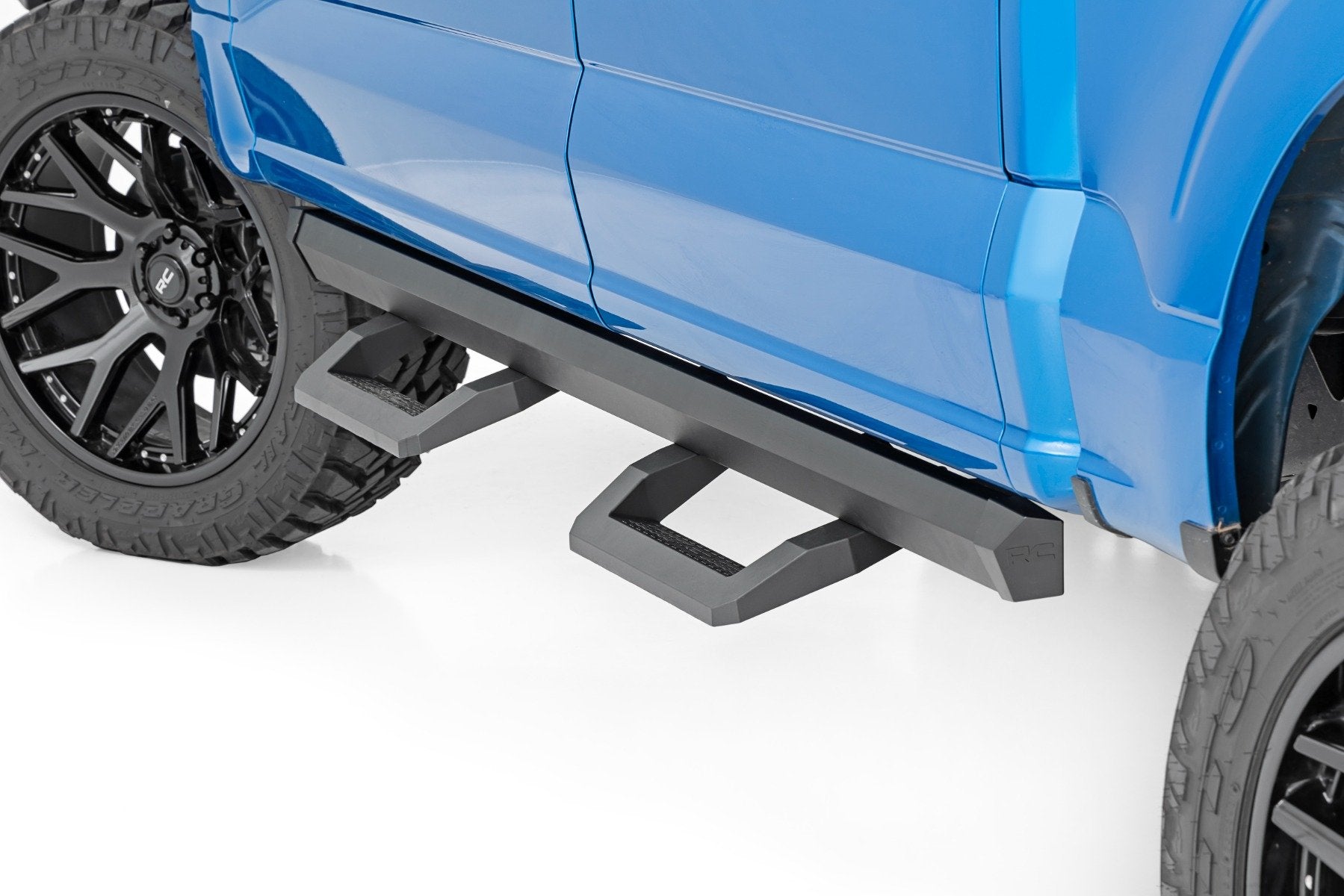 Rough Country SR2 Adjustable Aluminum Steps Crew Cab 15-22 Ford F-150/17-22 Super Duty Rough Country