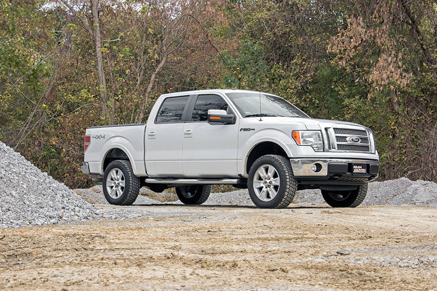 Rough Country 2 Inch Ford Leveling Lift Kit Vertex and V2 09-13 Ford F-150 Rough Country