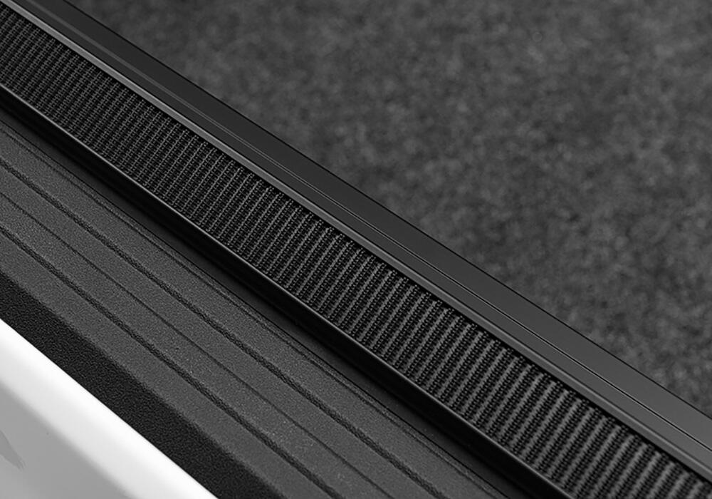Lo Pro Tonneau Cover Black 2020-2025 Jeep Gladiator with or without Trail Rail System Truxedo-4