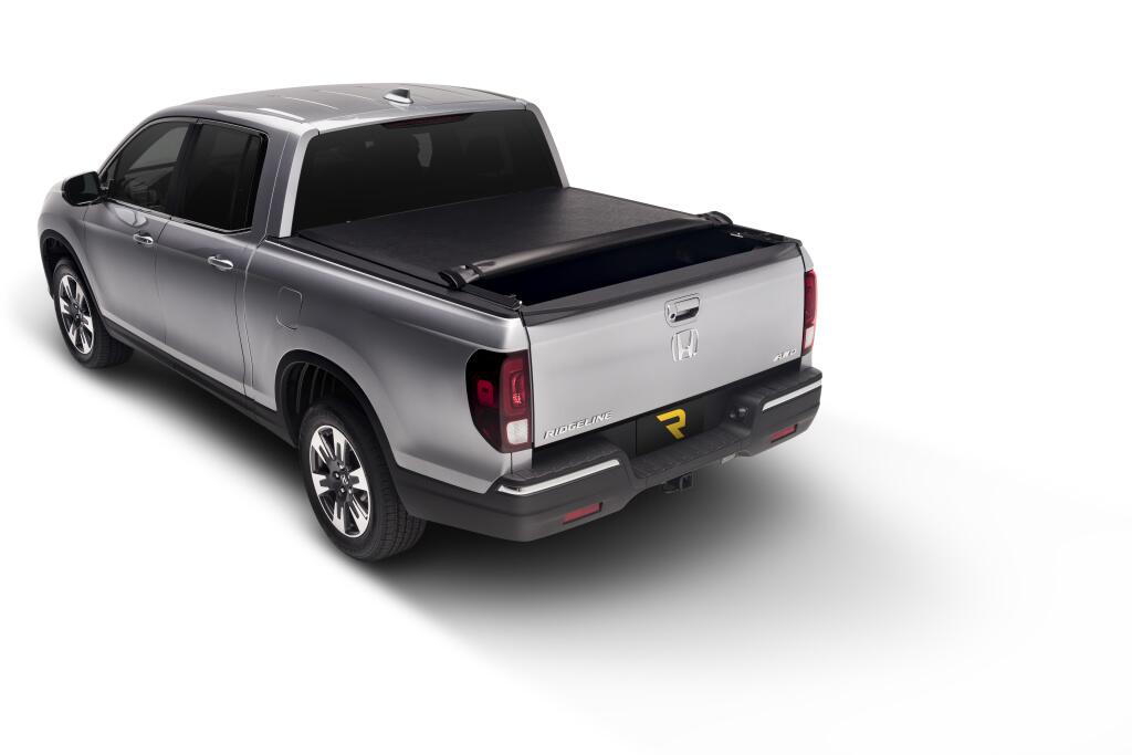 Lo Pro Tonneau Cover Black 2017-2025 Honda Ridgeline Truxedo-9