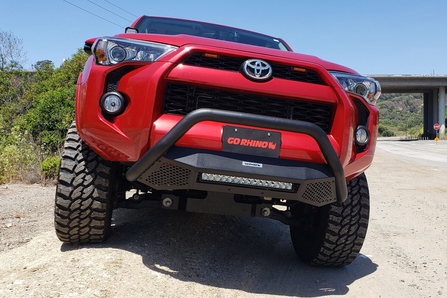 RC4 LR with Mounting Brackets & 20 Inch Light Bar Textured Black 2016-2024 Toyota 4Runner Go Rhino-4