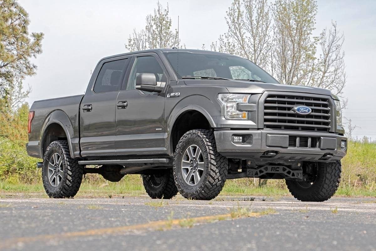 4 Inch Lift Kit N3 Struts Ford F-150 4WD (2015-2020) Rough Country-2